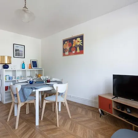 公寓 Bright 70m Cosy Near The *